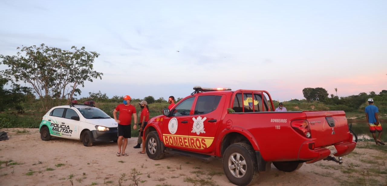 Polícia Militar e Bombeiros chegaram ao local e acionaram o IML